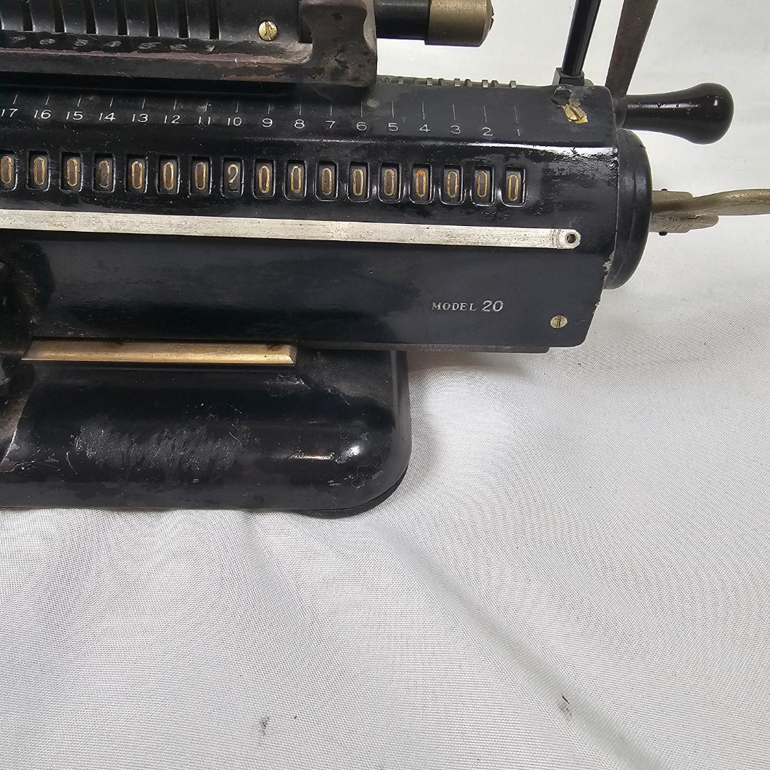 希少 太陽計算器 TAIYO 手回し計算機 MODEL 20 アンティーク