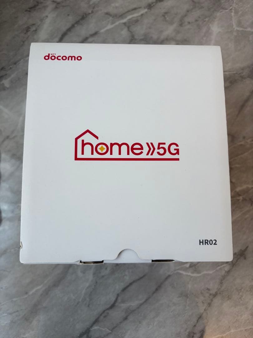 美品　docomo  5G HR02 ルーター