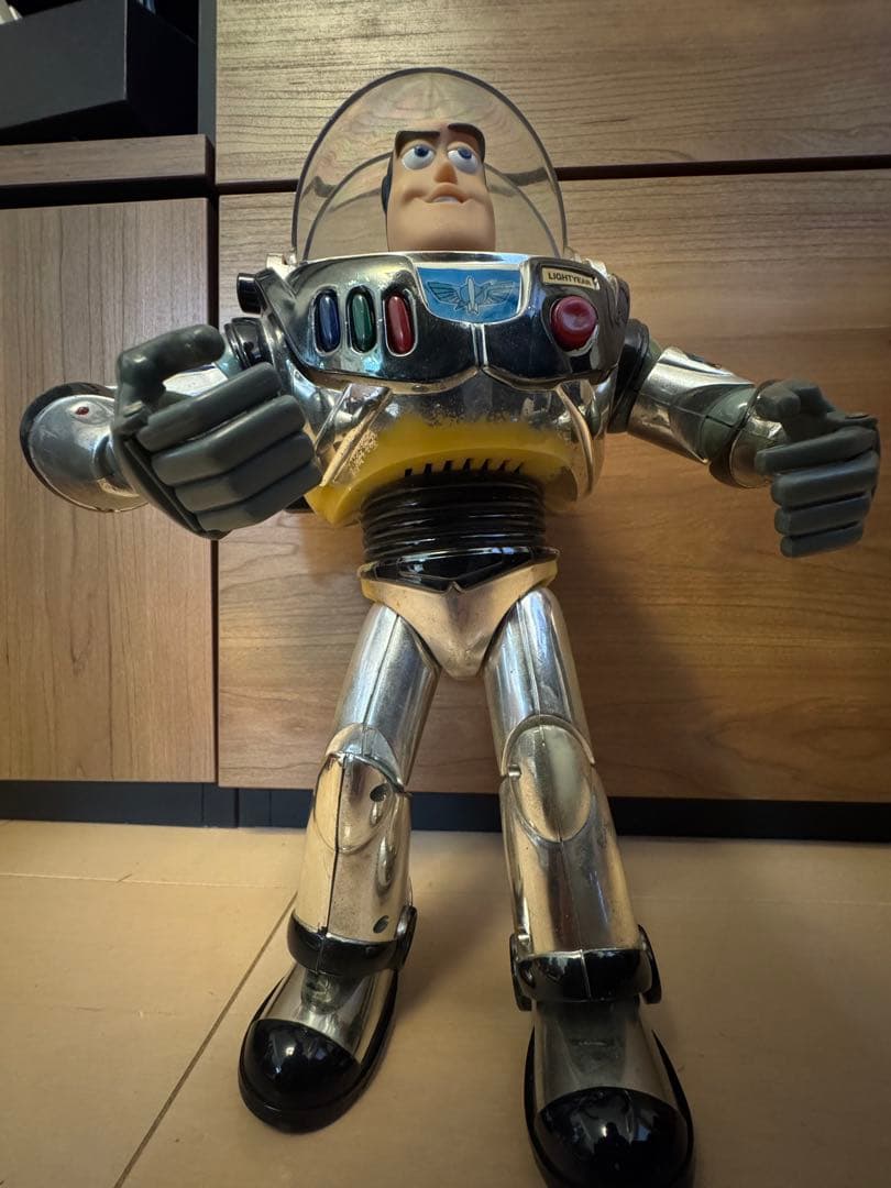 希少　トイ・ストーリー バズ・ライトイヤー サイズ30cm メタリックver