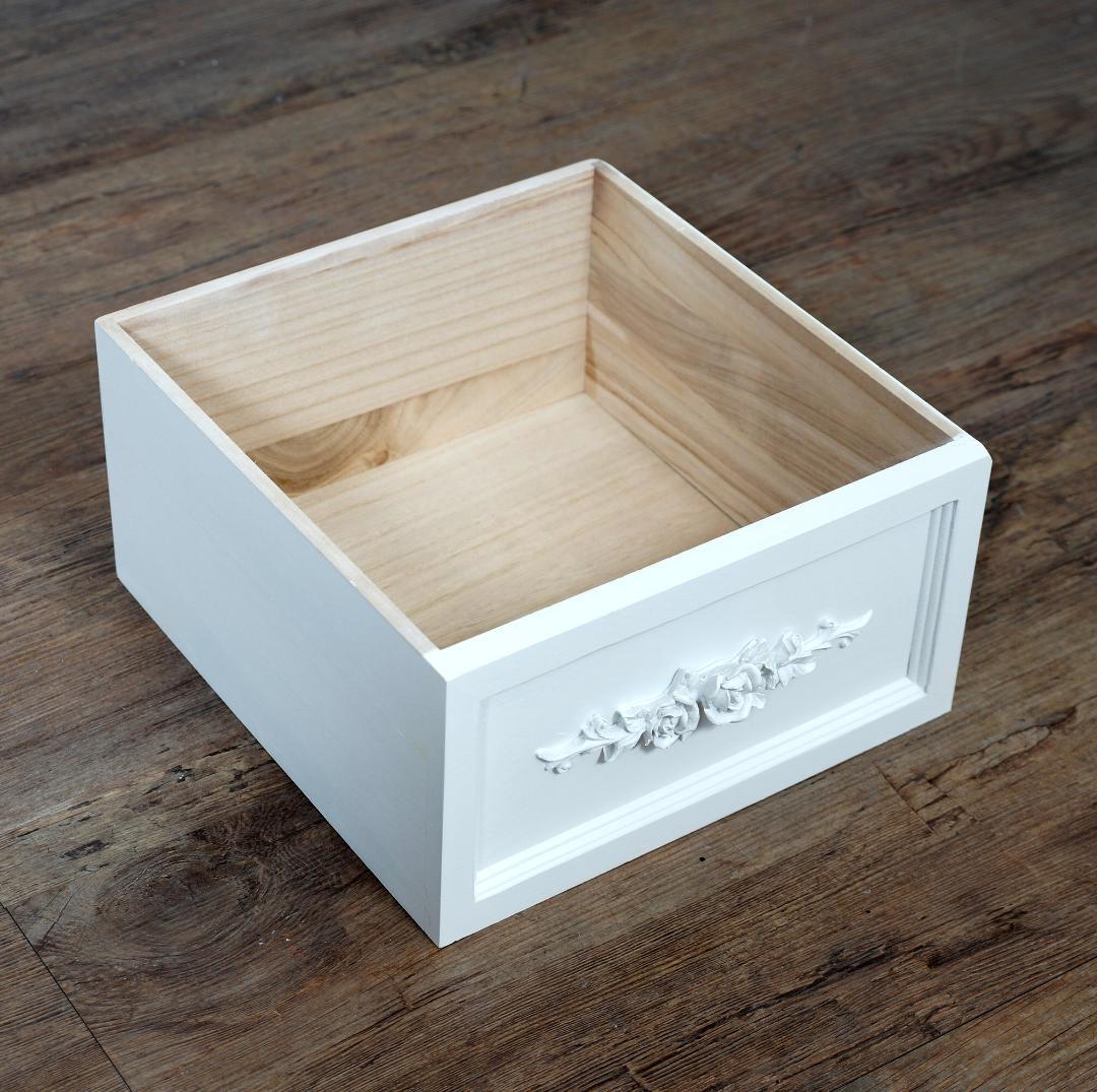 ◆訳あり◆【新品】アンティーク調 ホワイトチェスト ローズレリーフ　エレガント