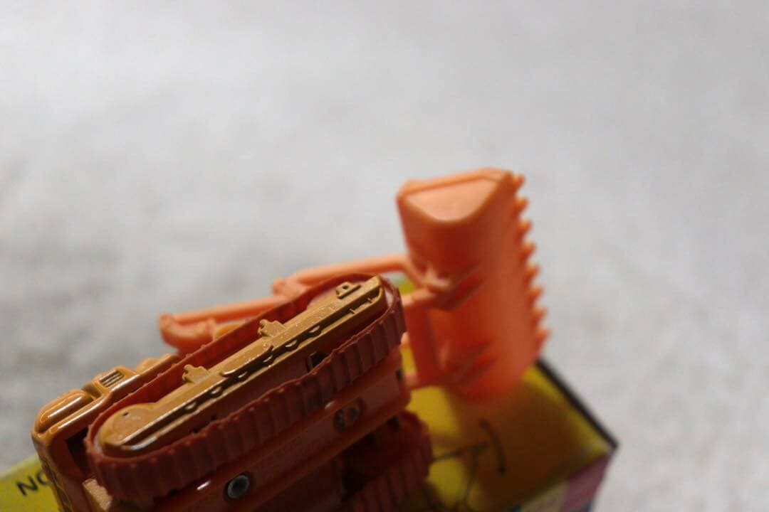 日本製　トミカ　ドーザショベル　D65S 黒箱　NO.106