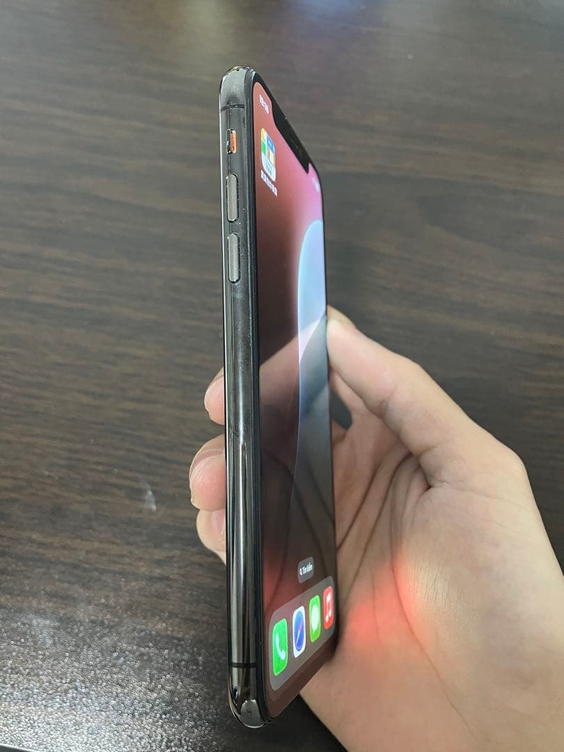 Apple iPhone xs 256GB ブラック SIM フリー