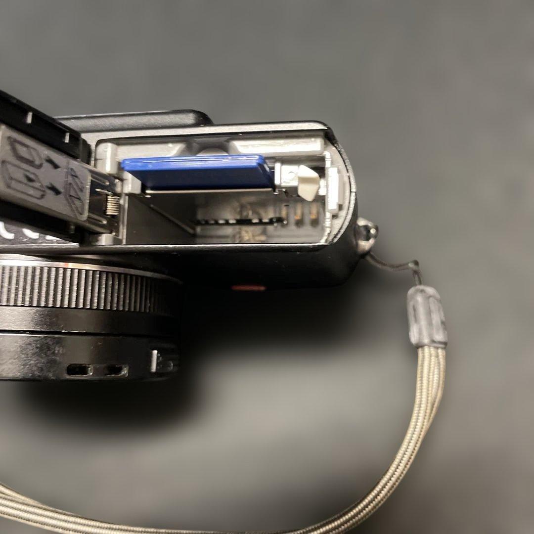 LEICA C11 コンパクトデジタルカメラ 本体とバッテリー充電器付きジャンク