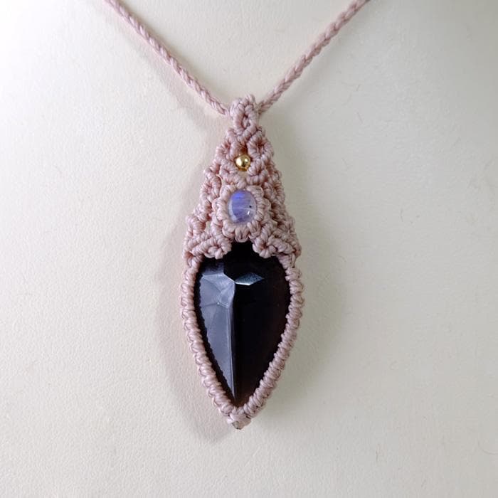 スモーキークォーツ・ムーンストーン マクラメ編みペンダントネックレス　3839