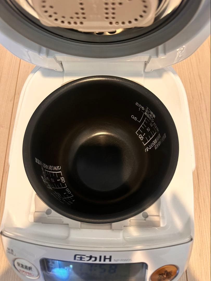 ZOJIRUSHI IH炊飯器 NP-RW05 ホワイト