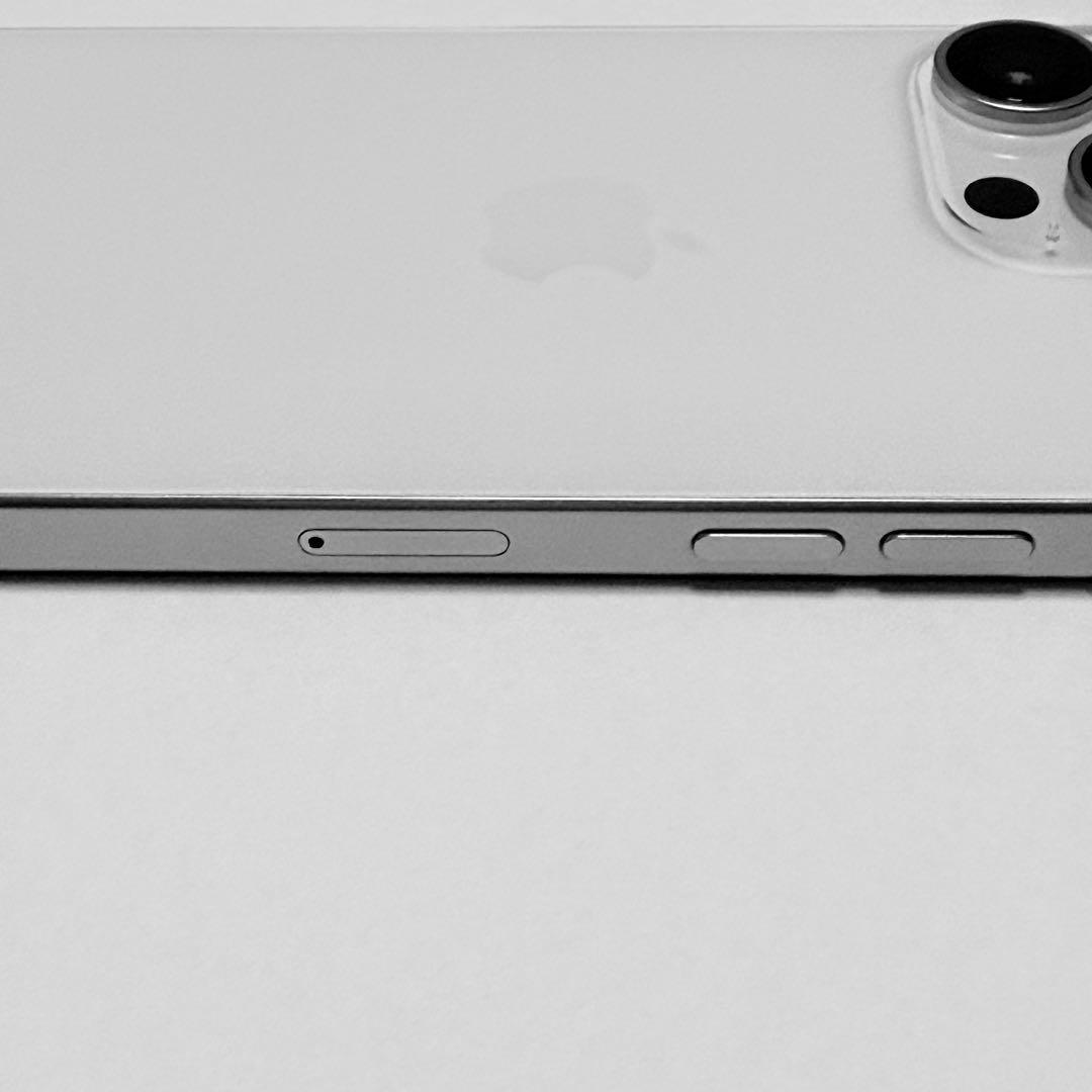 u*a様 Apple iPhone 15 Pro SIMフリー ホワイトチタニウ