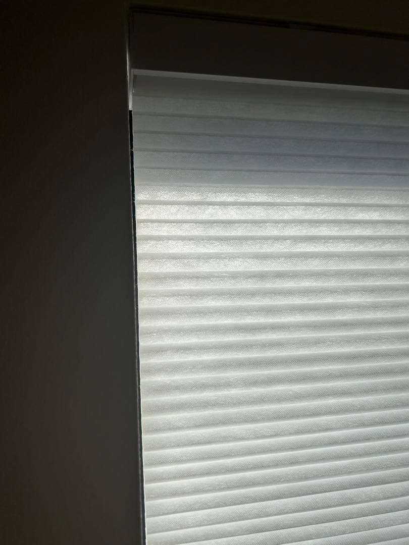 ハニカムブラインド　断熱効果高い