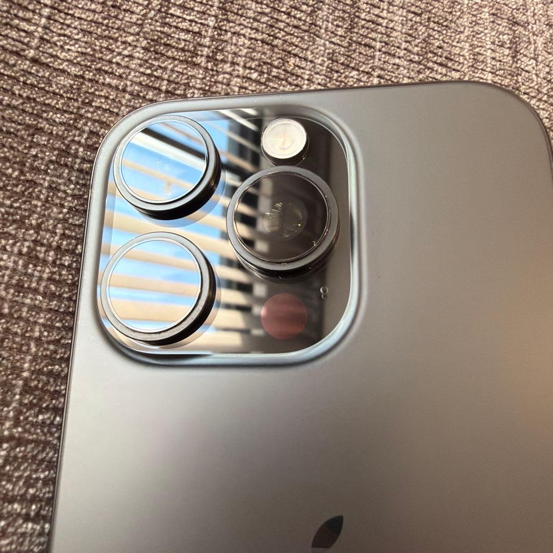 極美‼️iPhone16pro❗️1TB❗️SIMフリー　残量90%