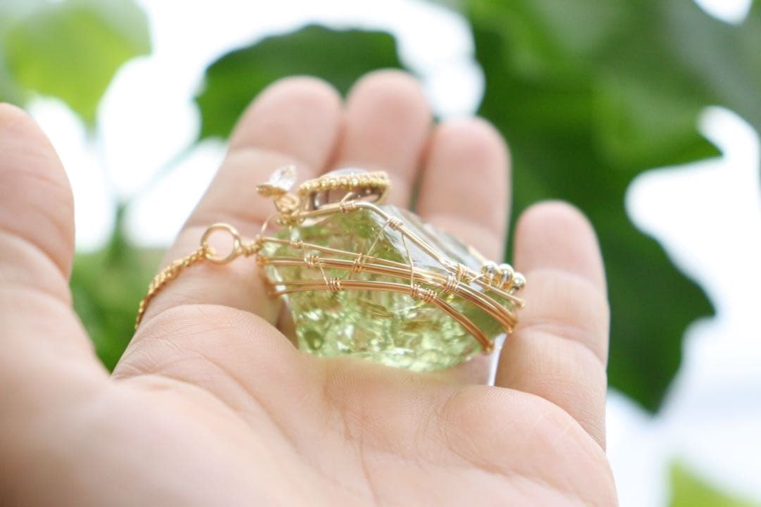 大粒アンダラクリスタルとスモーキークォーツのワイヤージュエリーネックレス⟡原石