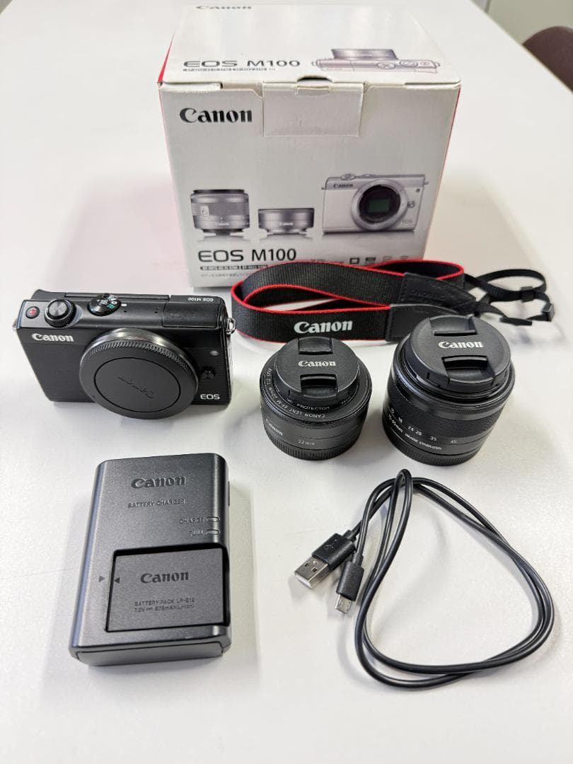 Canon EOS M100 ダブルレンズキット【ケース・バッグ・バッテリー付】