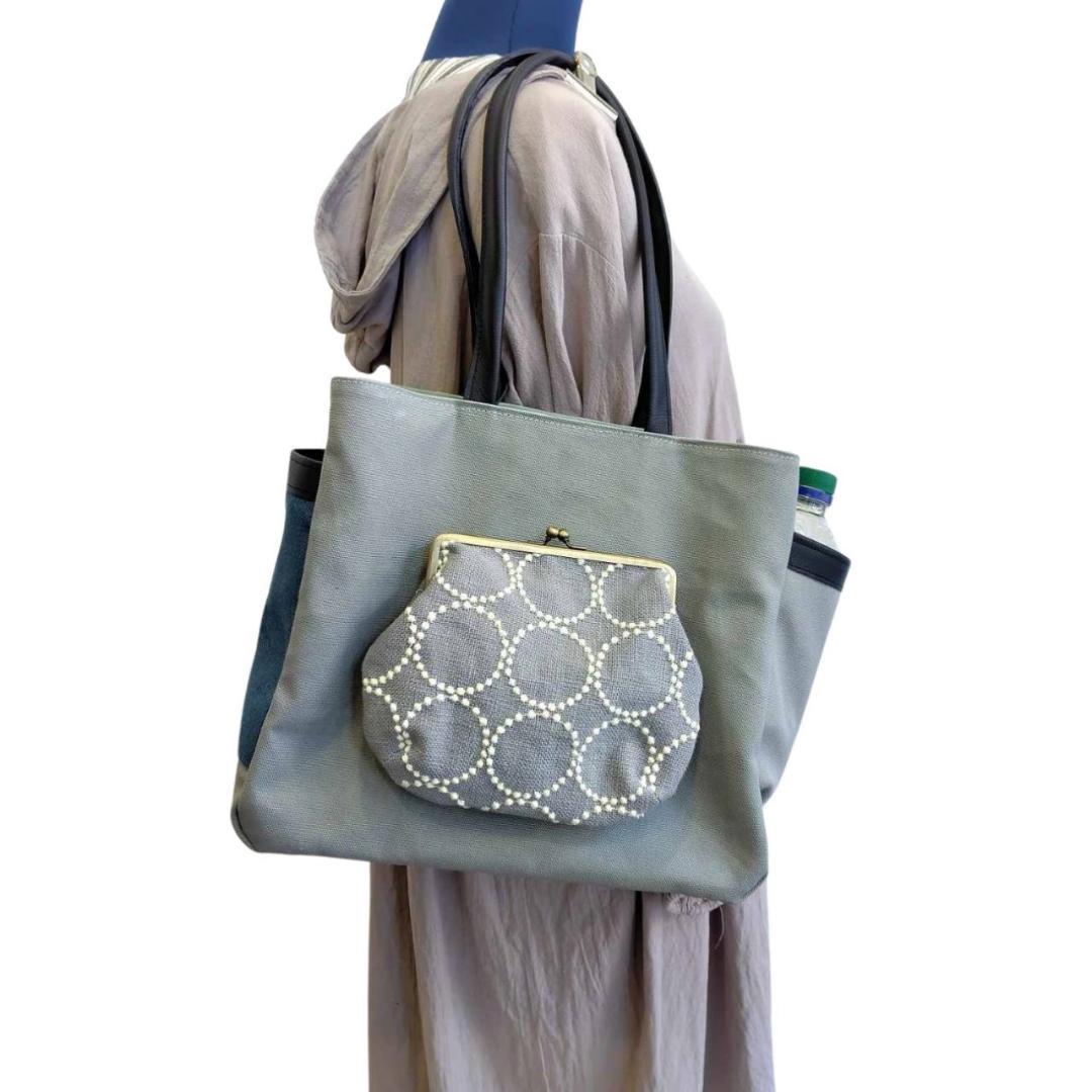 ミナペルホネン/tambourineタンバリングレイ/がま口仕切り付きトート