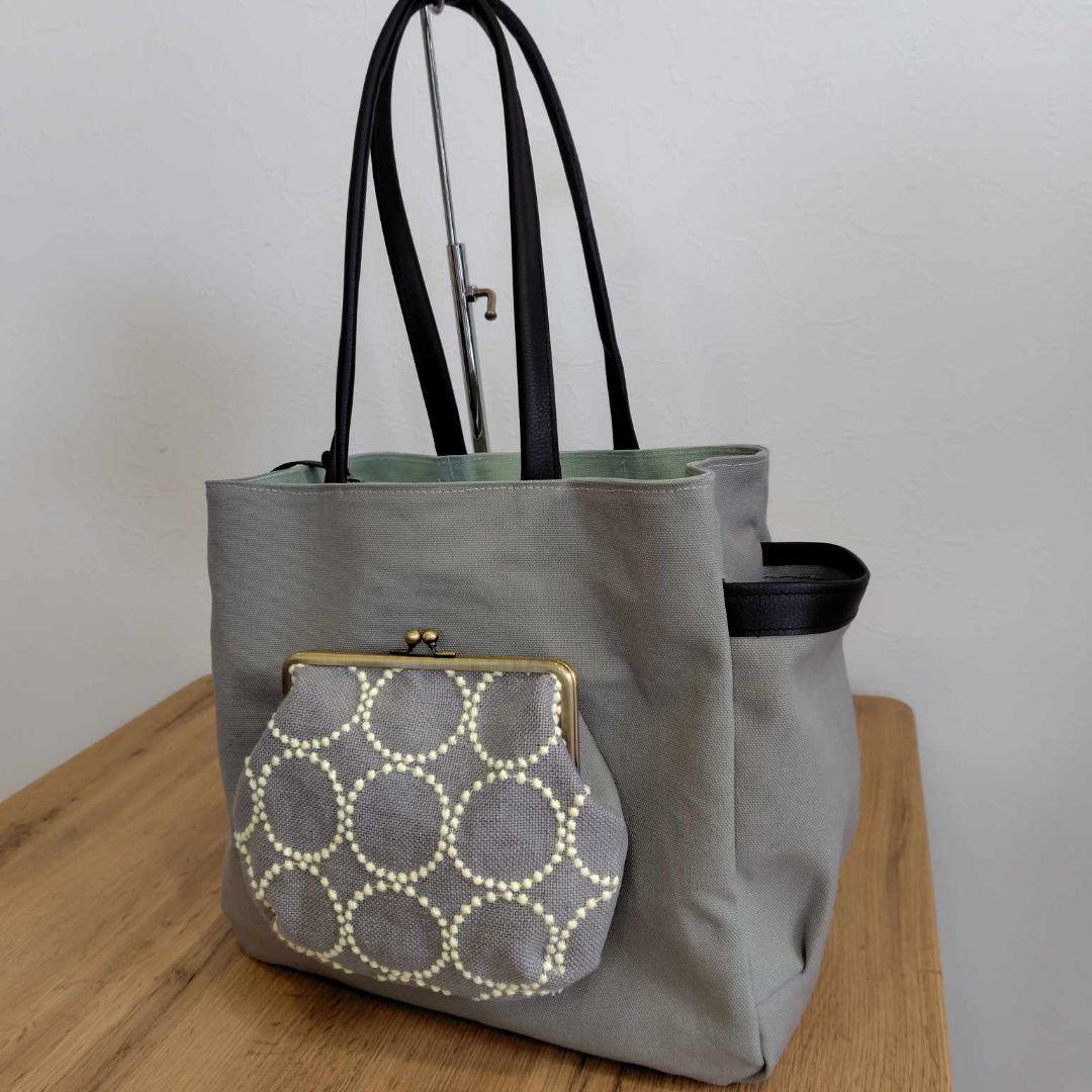 ミナペルホネン/tambourineタンバリングレイ/がま口仕切り付きトート