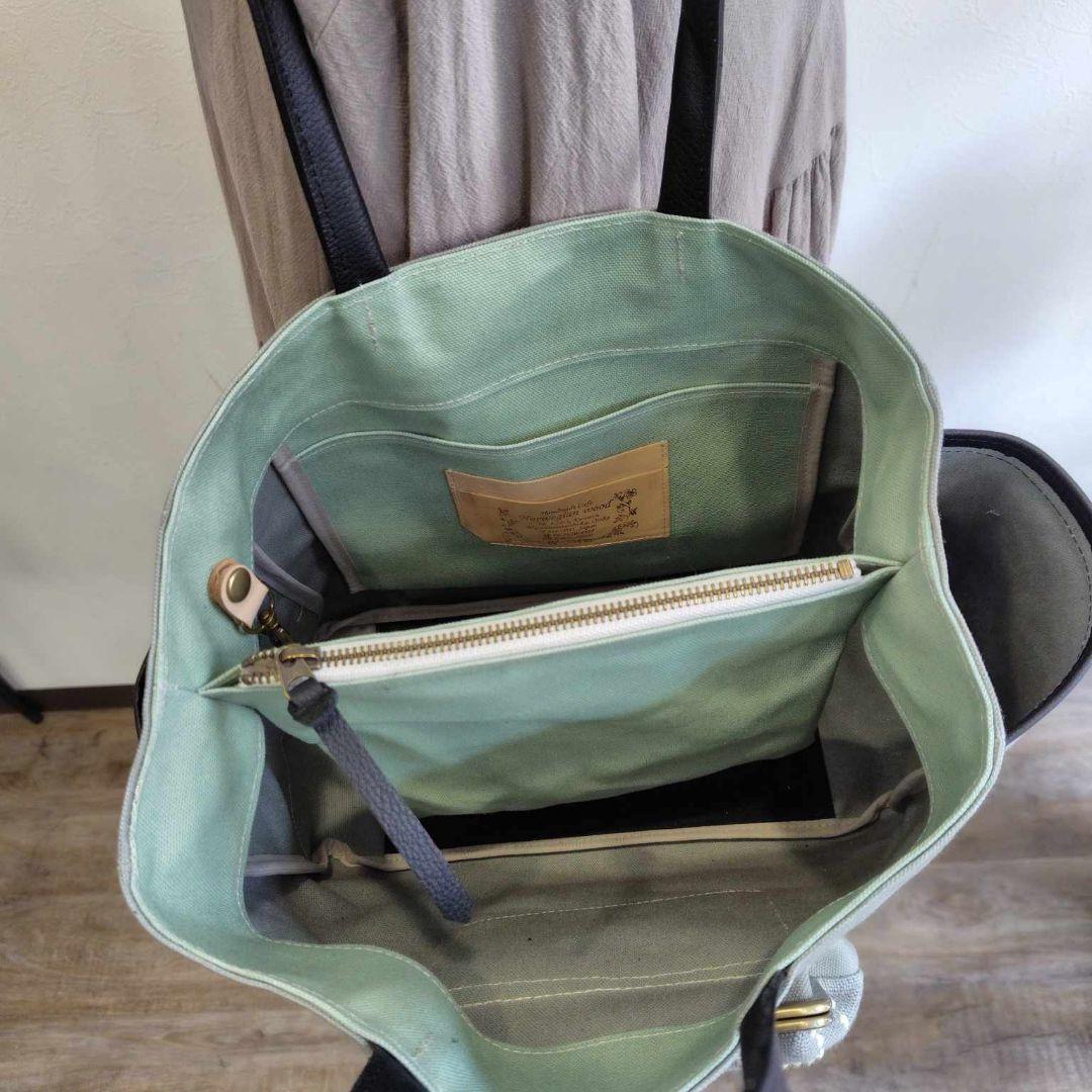 ミナペルホネン/tambourineタンバリングレイ/がま口仕切り付きトート