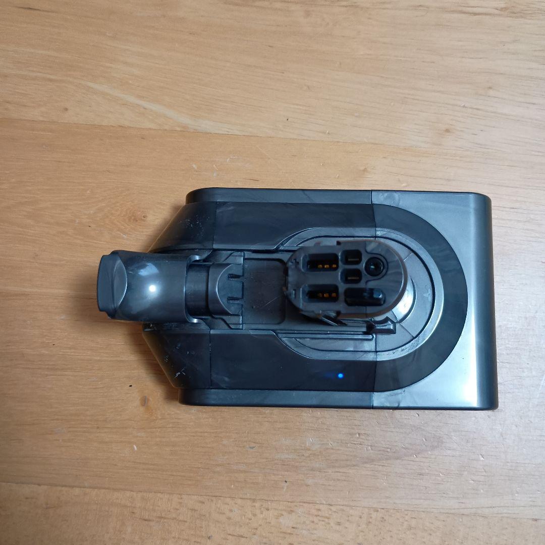 ダイソン　SV18 Dyson Digital Slim 充電器付き