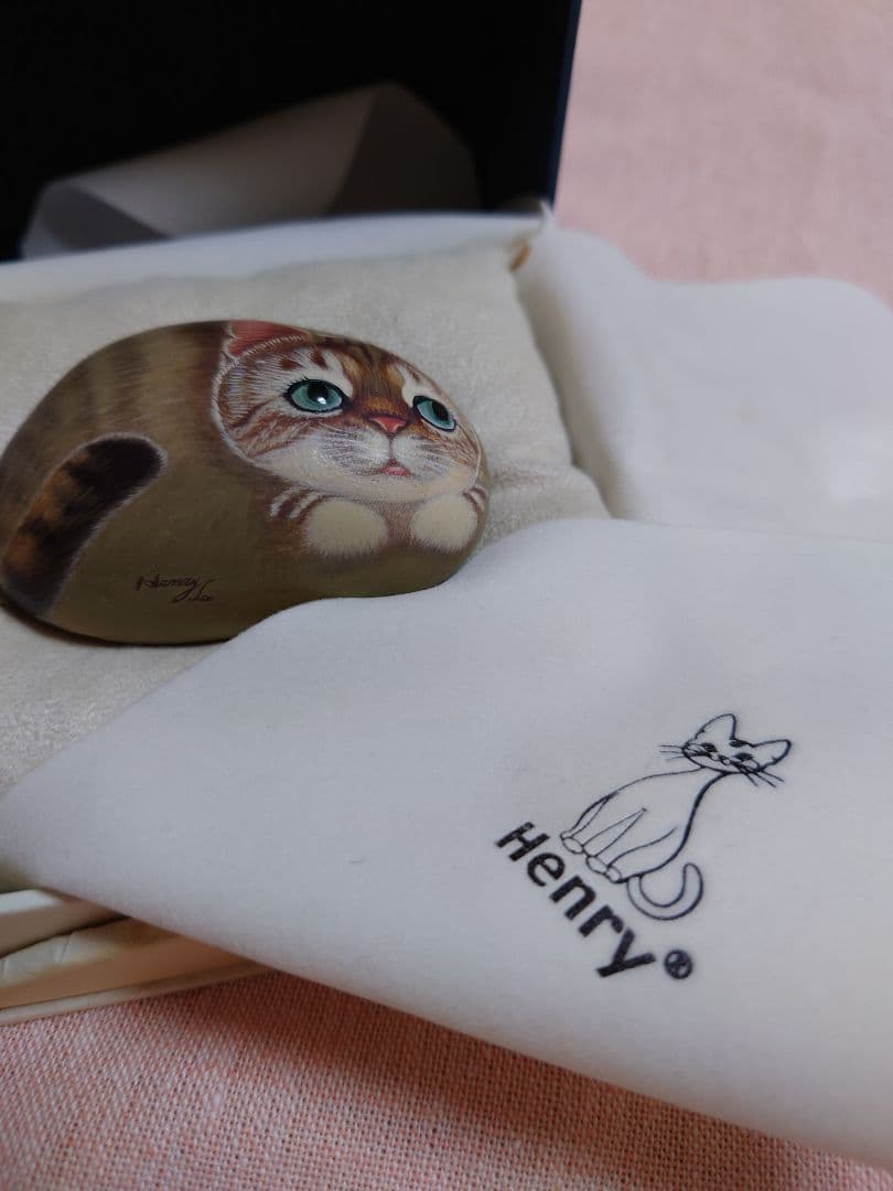 Henry Annie 手描きアートストーン猫
