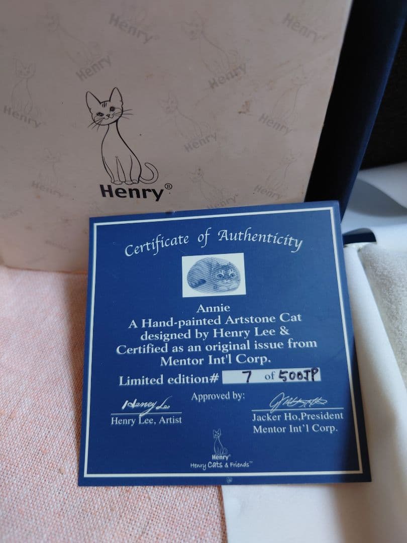 Henry Annie 手描きアートストーン猫