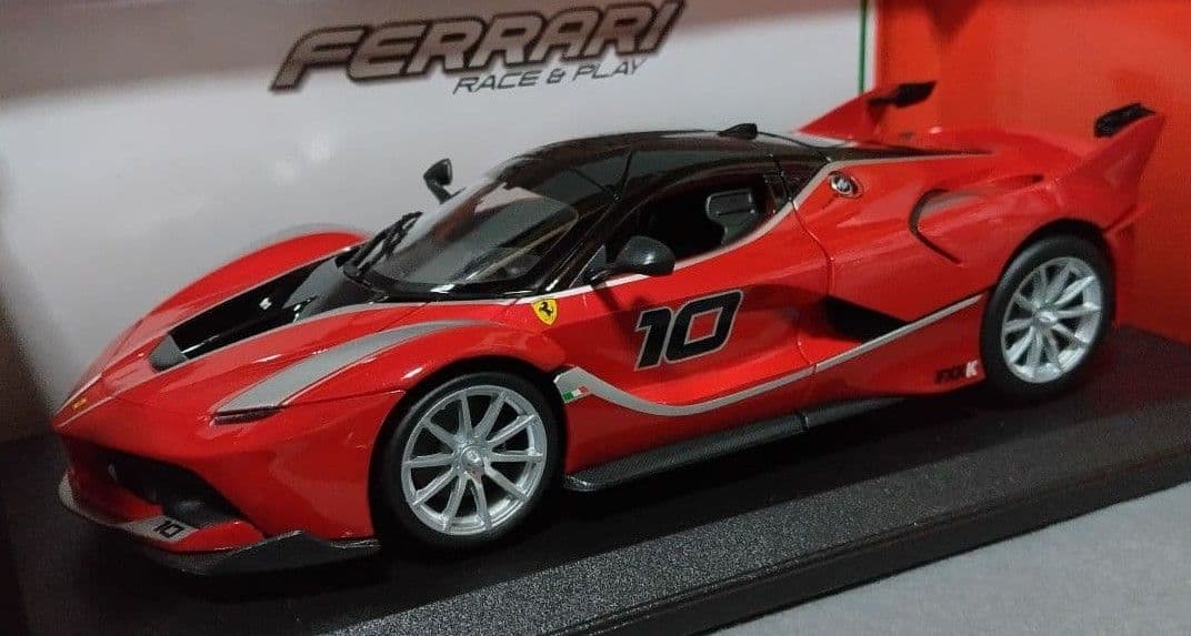 絶版ブラーゴBurago FXX K 1/18 ダイキャストカー