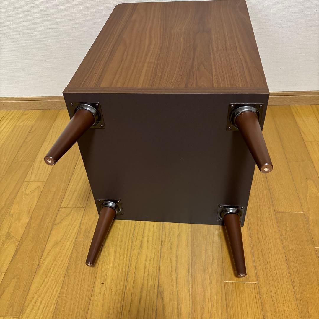 脚付き小型三段スリムチェスト