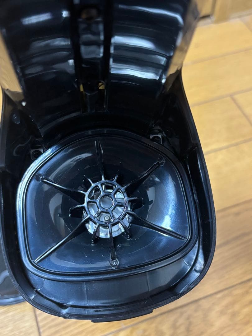 シャーク充電式サイクロンスティッククリーナー CH965J