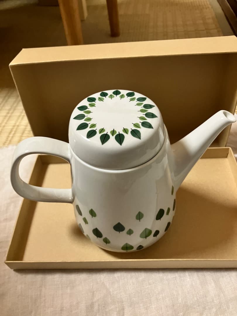 　陶器ポット ホワイト/グリーンHAPPY VALENTAIN