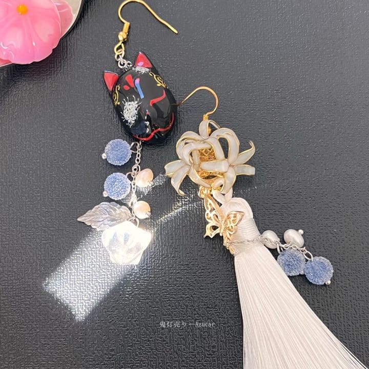白彼岸花柄の狐面と鬼灯と曼珠沙華の和風ピアス イヤリング