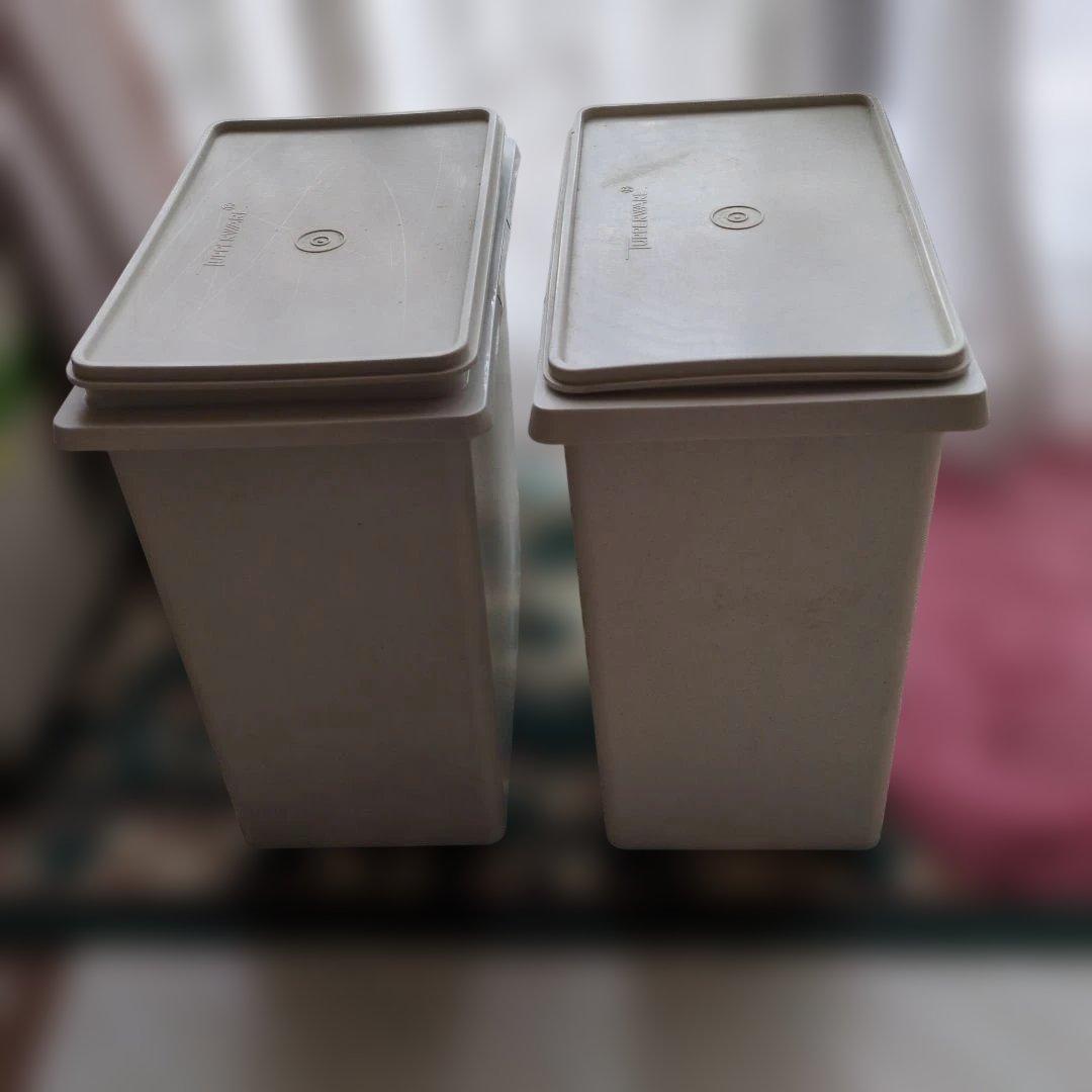 【お値下げしました】Tupperware ホワイト食品保存容器 2個セット