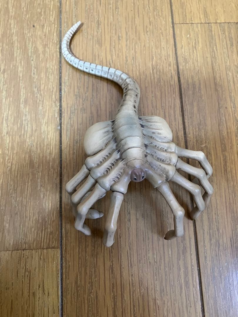 THREE-B/ AVP2: エイリアン ウォーリアー フィギュア 2体セット