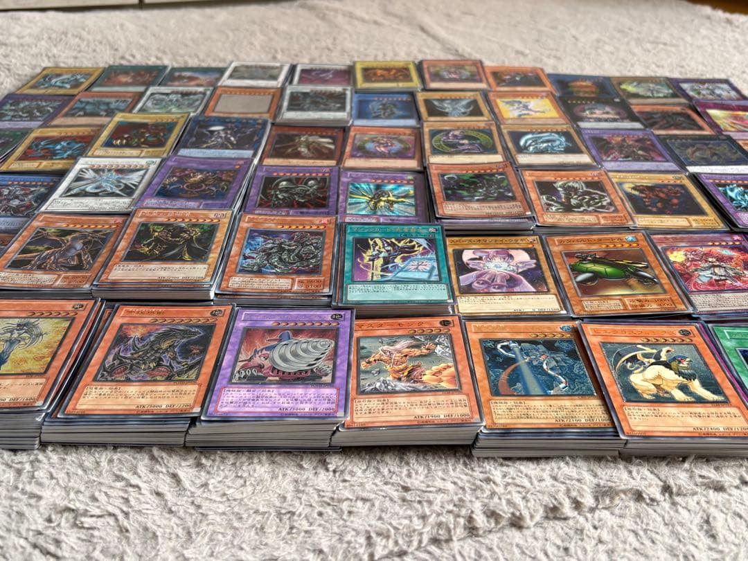 遊戯王　まとめ売り　スーパー、ウルトラ、シク　レリーフプリズマ　合計2300枚程