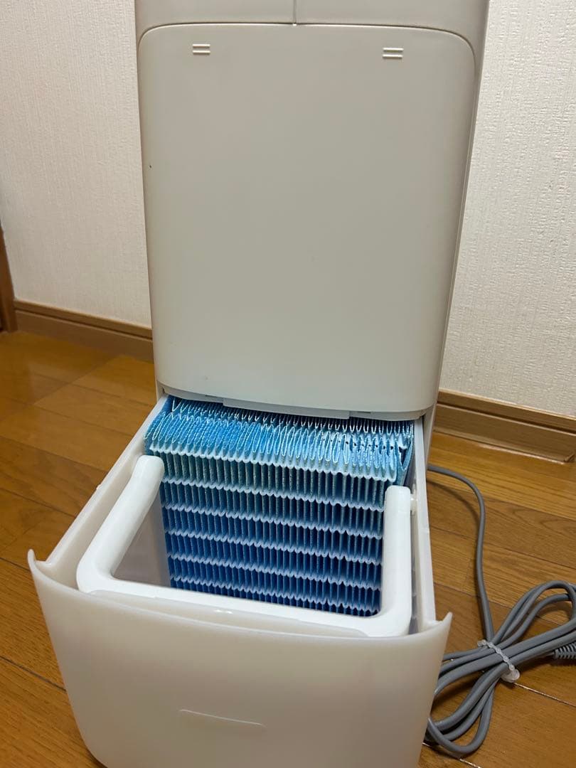 SHARP HV-R55-W 置き型　加熱気化式加湿器　2022年製　保証書