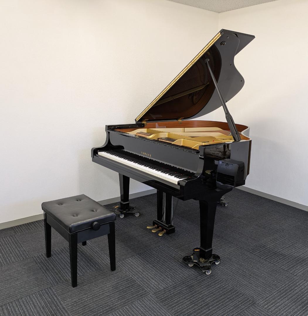 YAMAHA グランドピアノ G1B (弱音装置付)【470万番台】