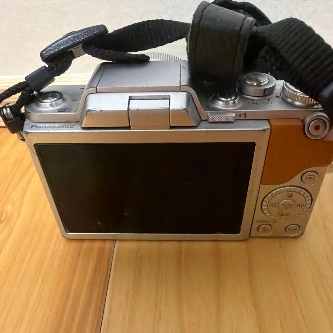 LUMIXミラーレス一眼レフカメラ　DMC-GF7W
