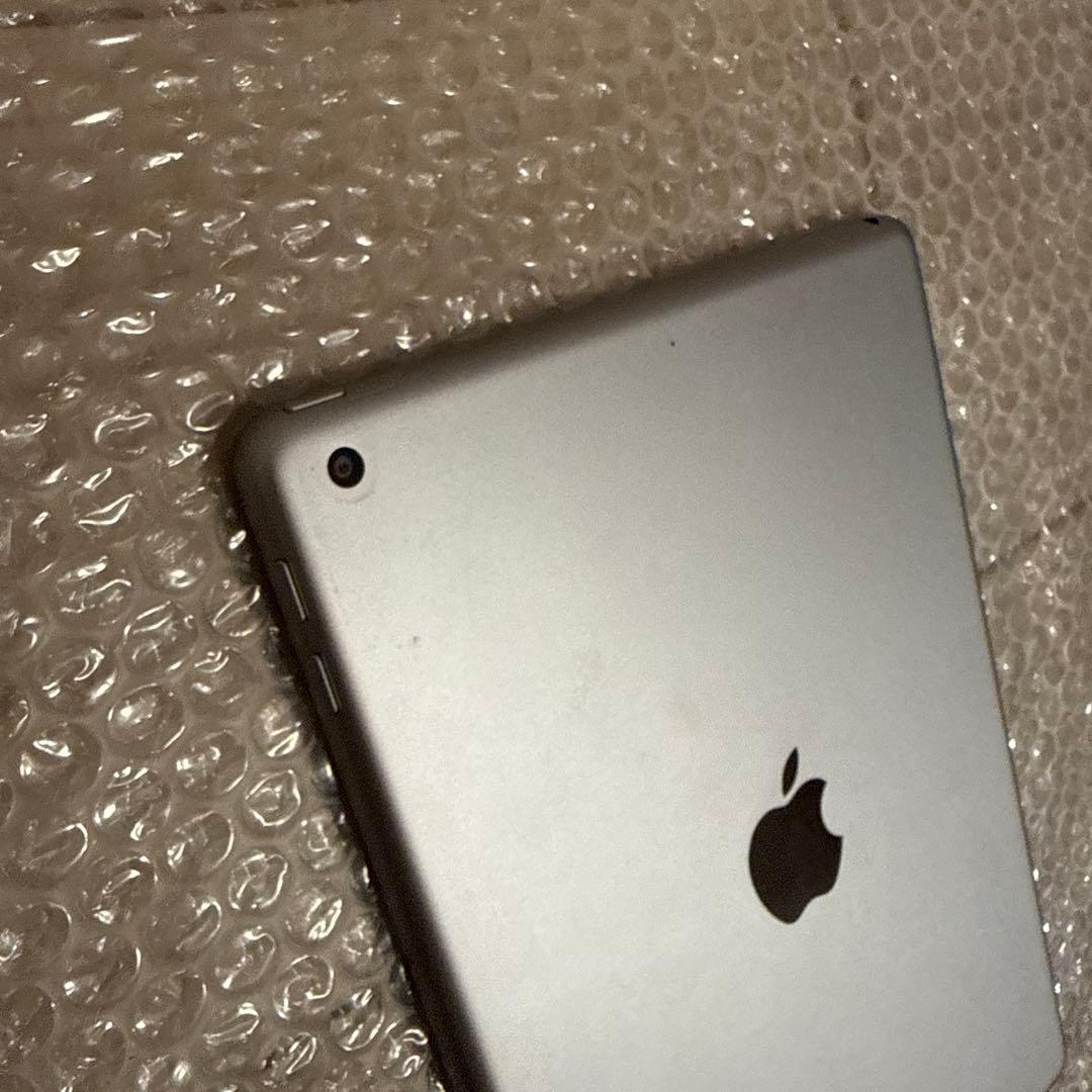 iPad第6世代　A1893 128GB