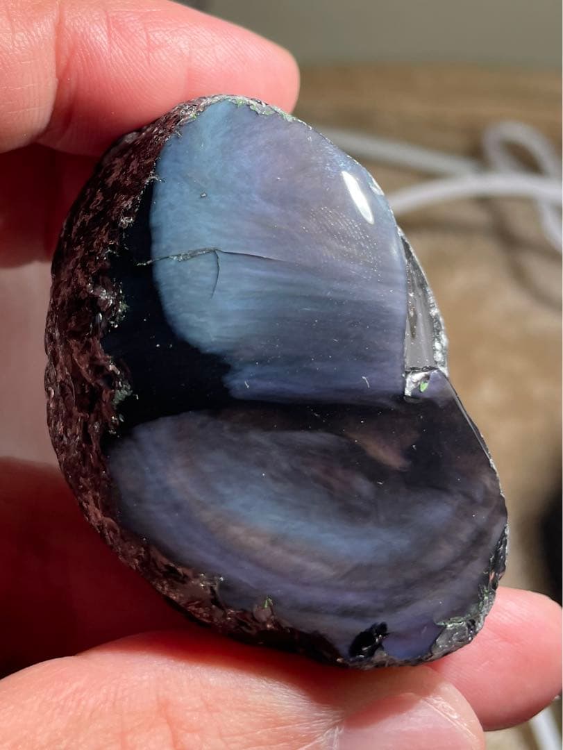 研磨品　十勝石玲瓏　複合色レインボーオブシディアン　2模様