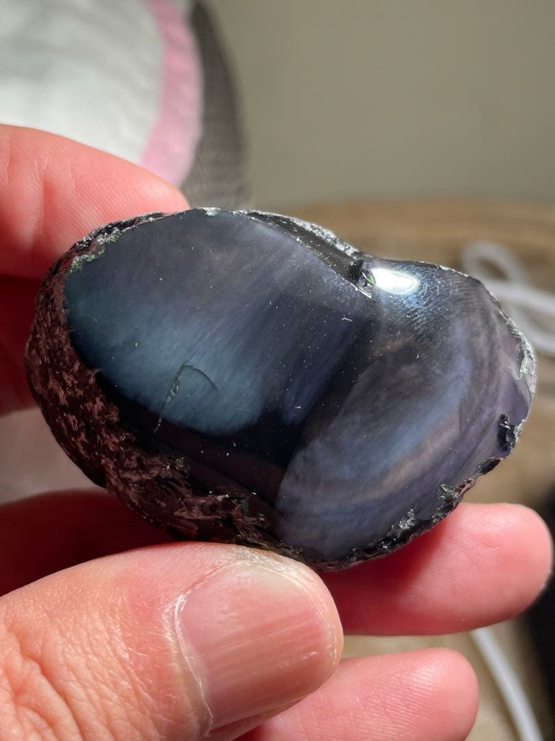 研磨品　十勝石玲瓏　複合色レインボーオブシディアン　2模様