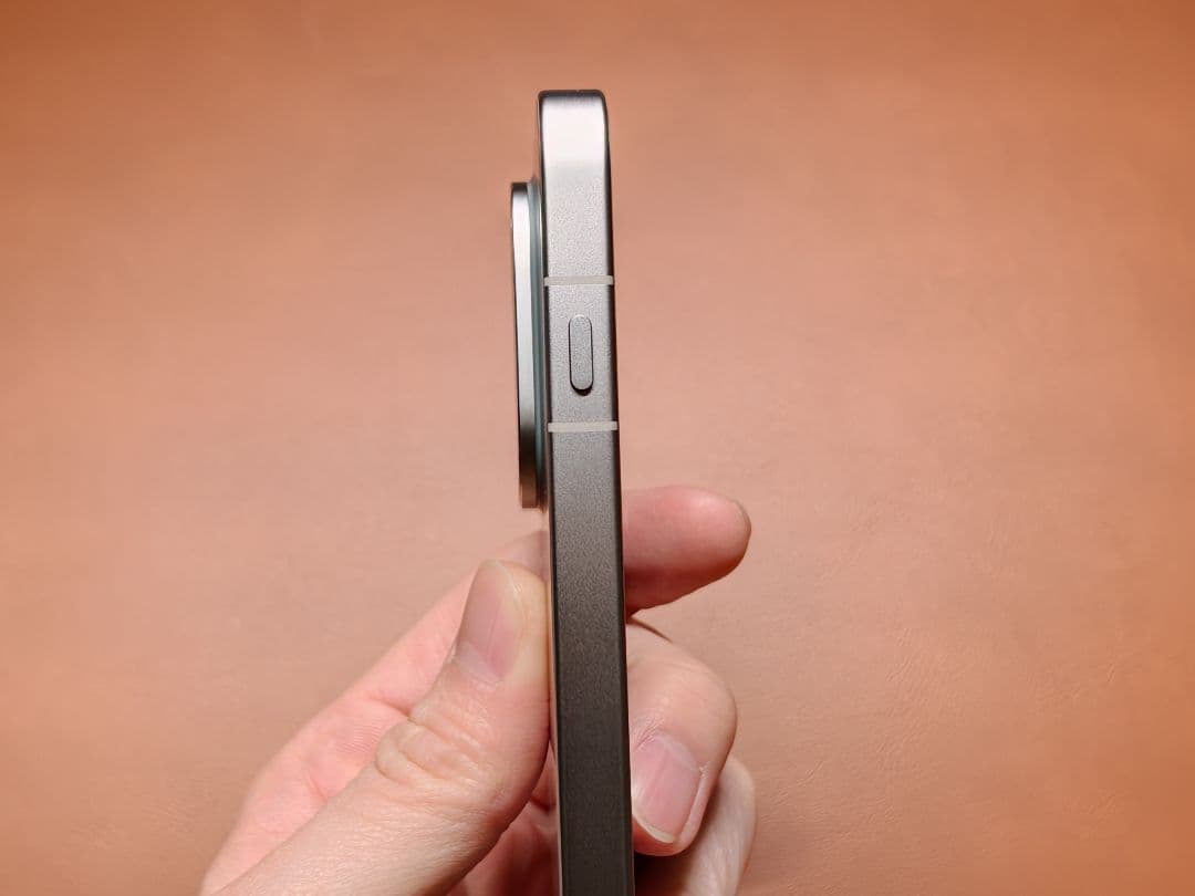 OPPO Find X9 本体 チタニウムグレー 国内版 ケース付き