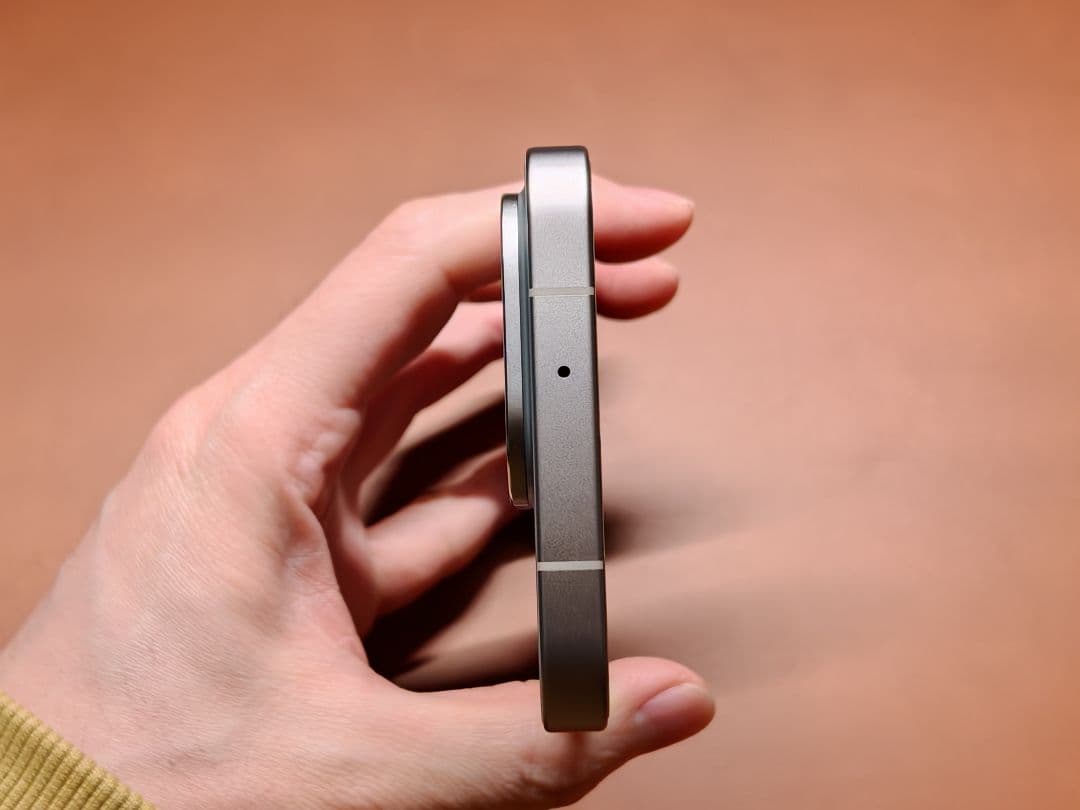 OPPO Find X9 本体 チタニウムグレー 国内版 ケース付き