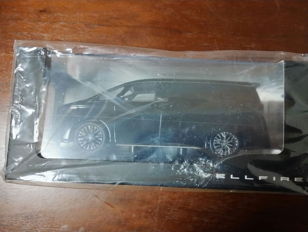 VELLFIRE ミニカー　1/30　ヴェルファイア 40 ダイキャスト