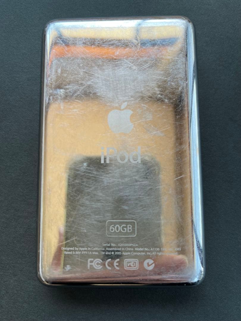 Apple iPod Classic 第五世代60GB A1136 ホワイト