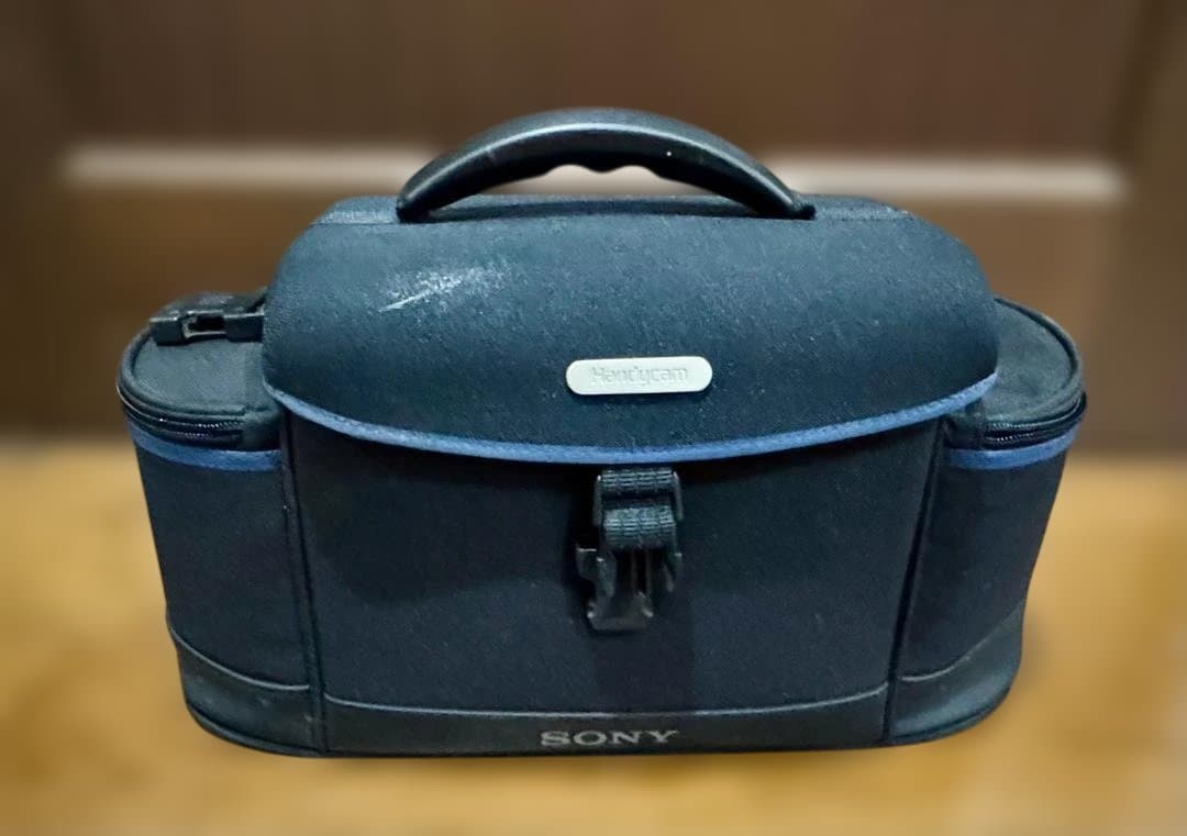 ビデオカメラ SONY VideoHi8Handycam CCD-TRV96