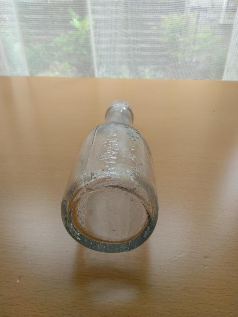 レトロ瓶☆明治大正期☆機械栓エンボス牛乳瓶
