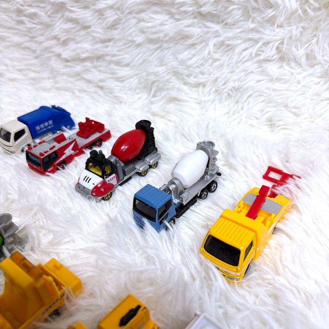 トミカ TOMICA 働く車 28台セット 消防車 救急車 工事車両 まとめ