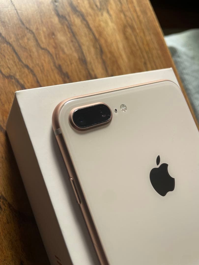 iPhone 8 Plus ゴールド 本体及び箱　ジャンク