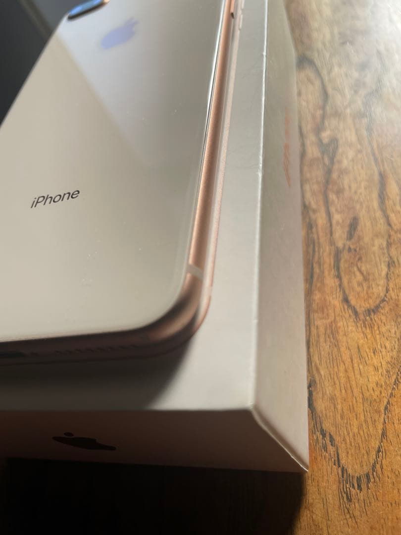iPhone 8 Plus ゴールド 本体及び箱　ジャンク
