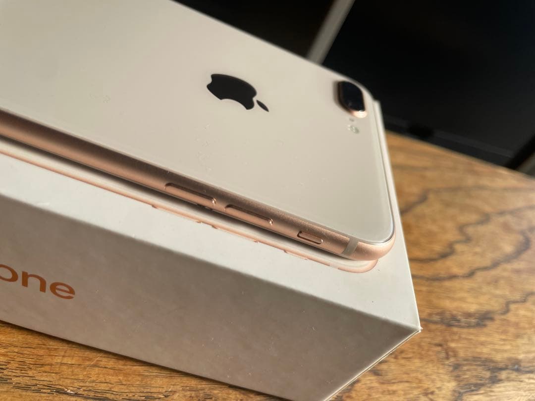 iPhone 8 Plus ゴールド 本体及び箱　ジャンク