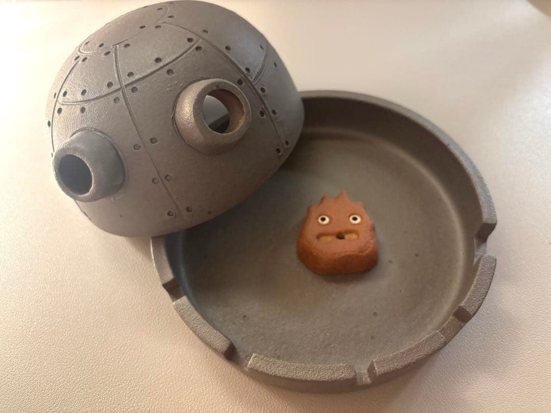 【匿名配送】ジブリパーク 魔女の谷限定 ハウルの動く城砲台 (信楽焼)