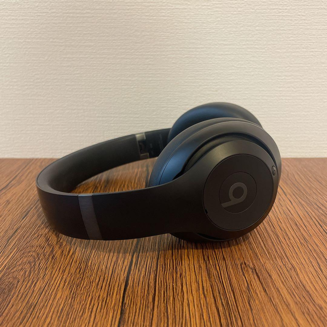 《美品》Beats Studio Pro ワイヤレスヘッドホン　ブラック黒