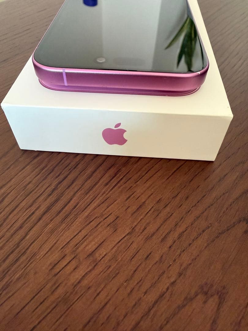 【値下げ・美品】iPhone 16 256GB ピンク