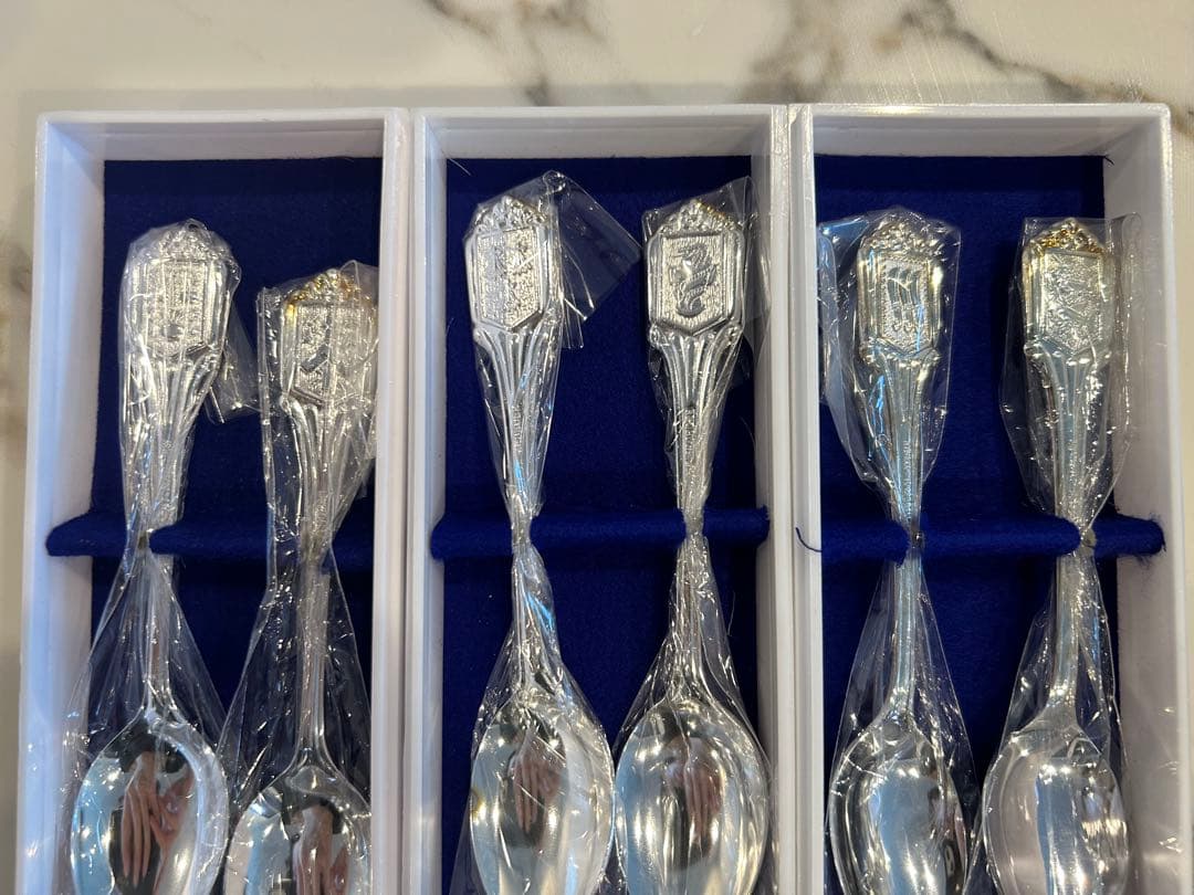 新品 聖人シンボルマーク付きスプーンセット 12本