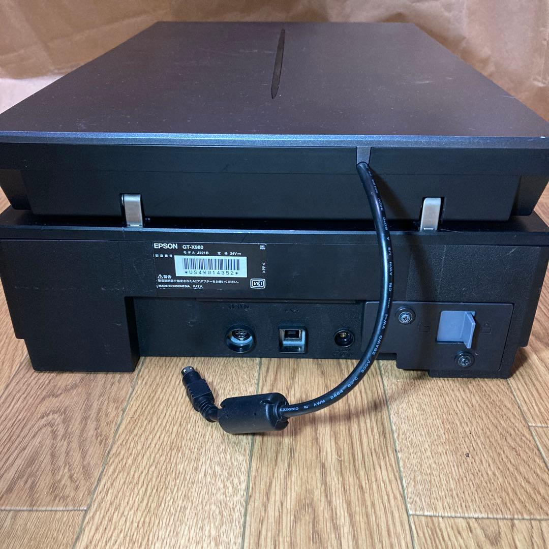 r*a様 EPSON GT-X980 フィルムホルダー付 傷多い 電源接触不良