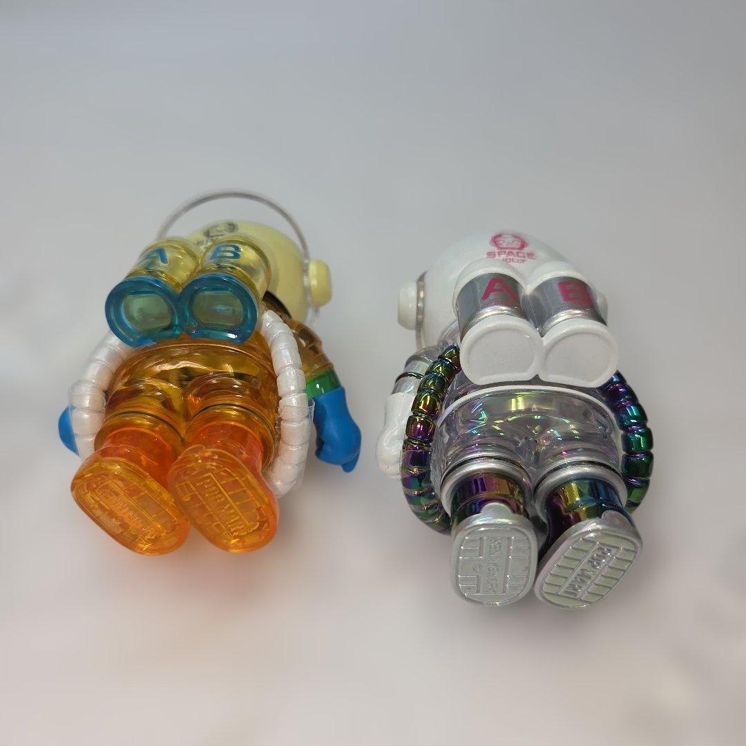 ポップマート、スペースモリー100%フィギュア2体セット